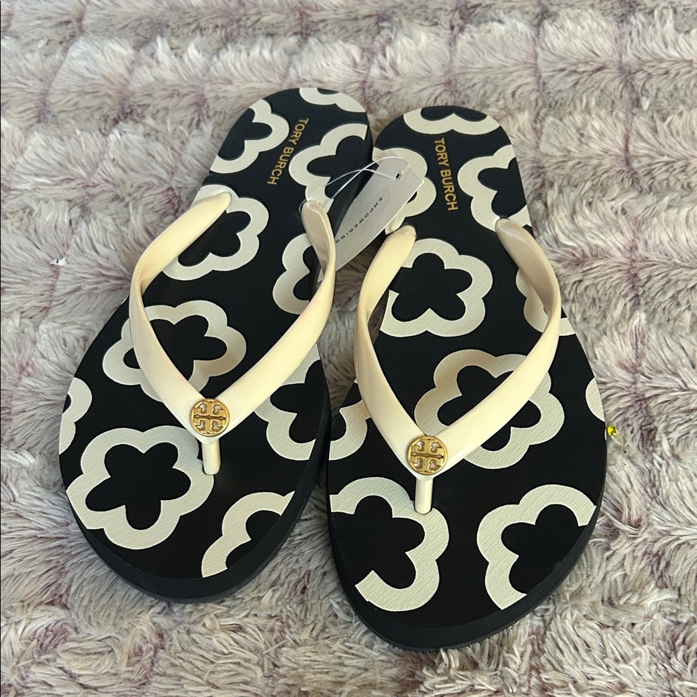 Tory Burch Black and Cream Floral Sandals size 6. New - Picture 6 of 6